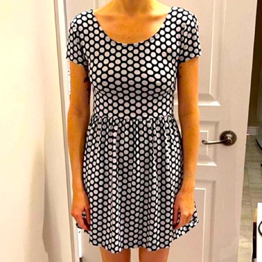FOREVER 21 - Blue & White Polk a dot Dress